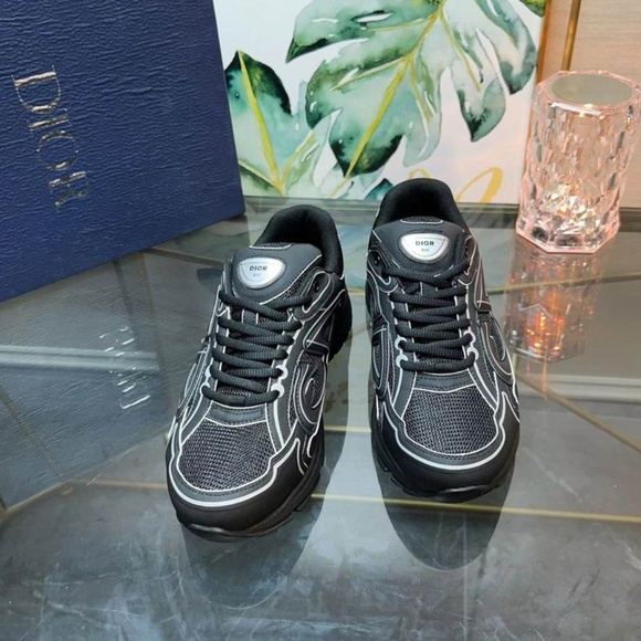 Dior b30 ‘Black’